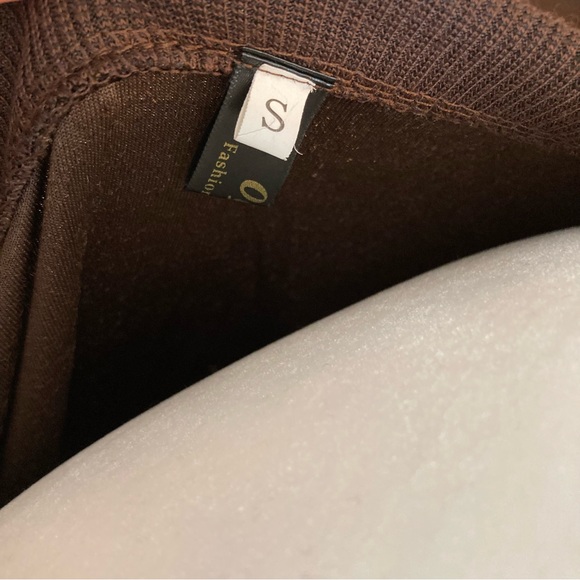 Chocolate Brown Velvet Off the Shoulder Long Sleeve Top Size Small - Picture 5 of 6